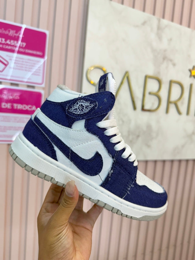 Tênis Cano alto Nike ouro